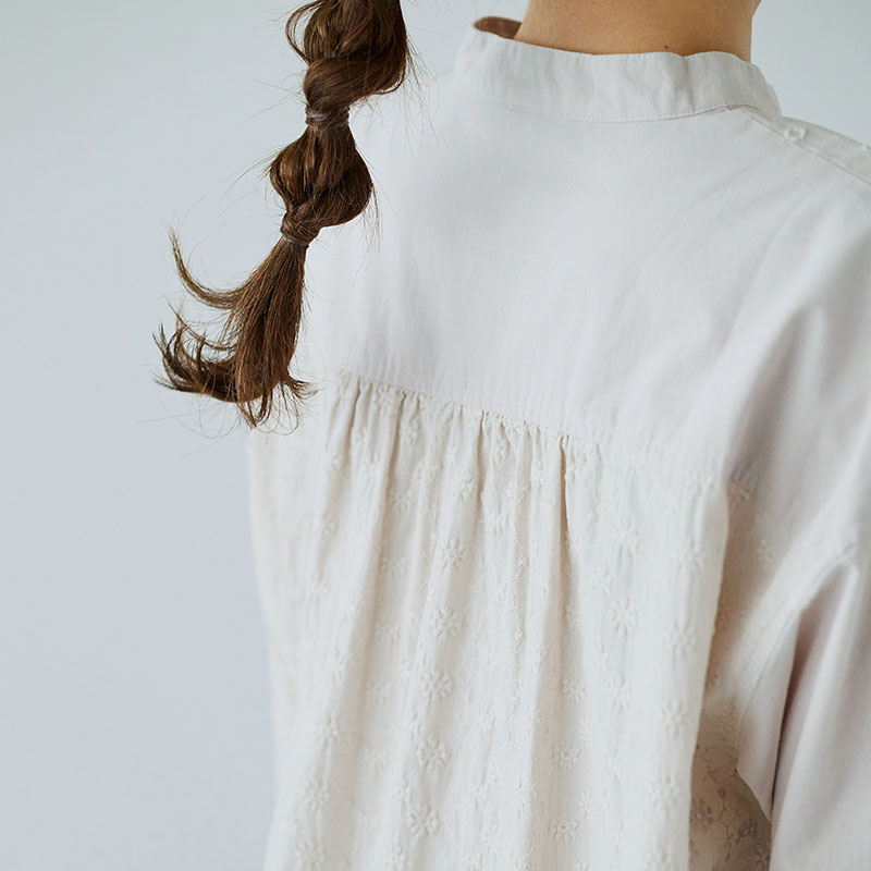 婦人『cloudnine』先染めコットン無地・花柄刺しゅう・ドビードット柄前開きチュニック