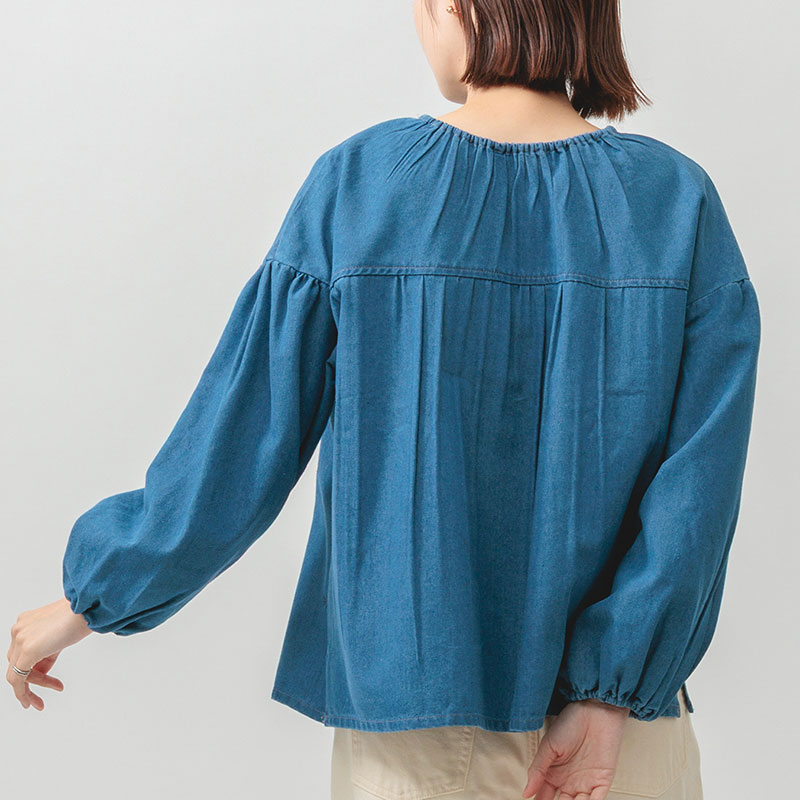 婦人『m.m.o.』デニム刺しゅうブラウス