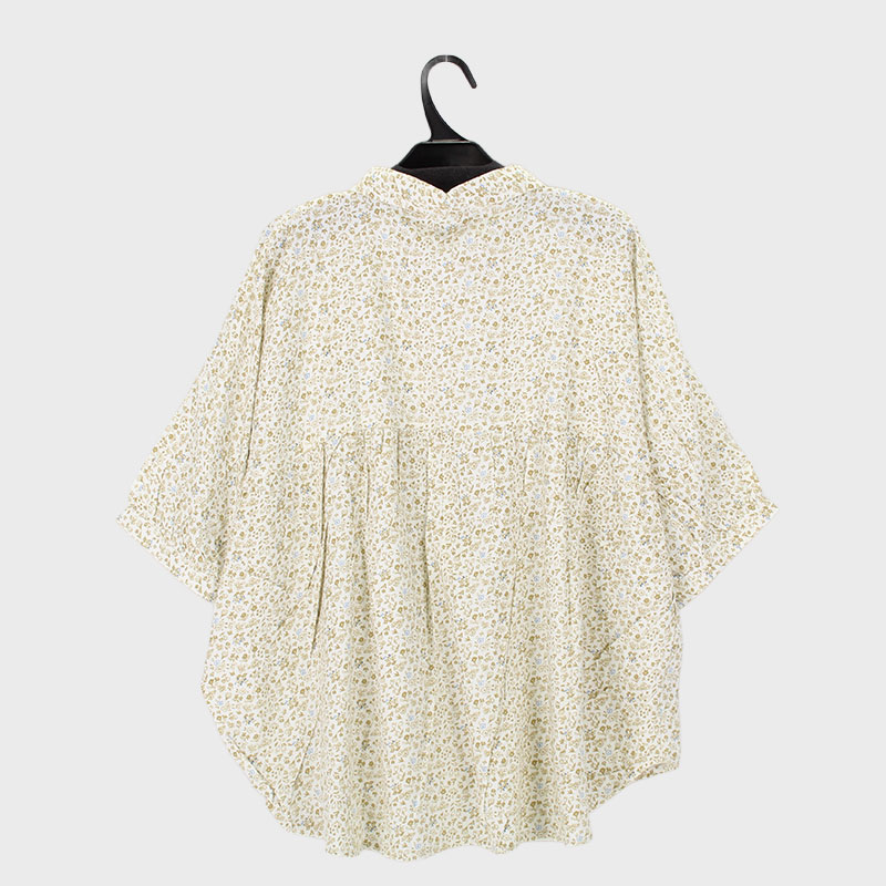 婦人『isoLaine』5分袖小花柄プリントドルマンブラウス