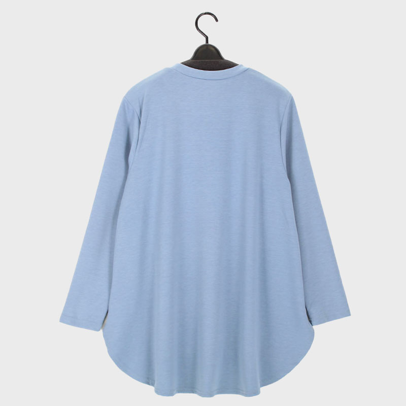 婦人長袖エンボス加工ロゴTシャツ