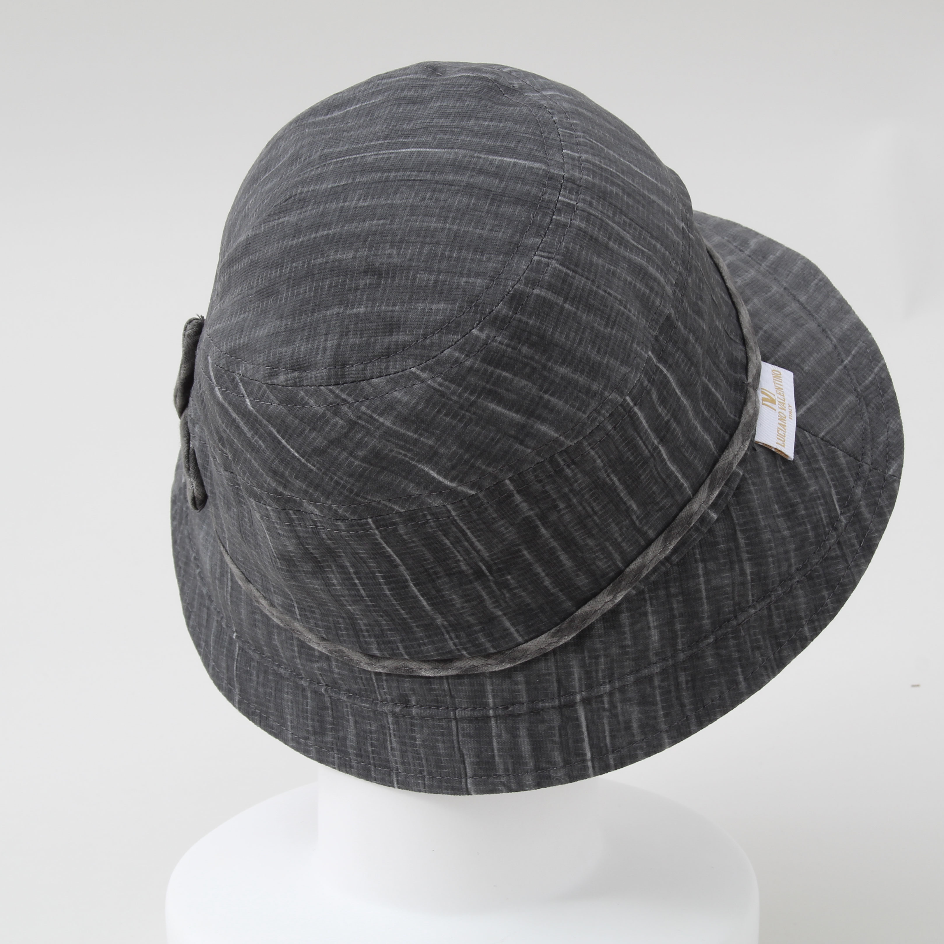 『LUCIANO VALENTINO』つば裏柄入りコサージュ付きハット/吸水・静電・接触冷感・消臭機能