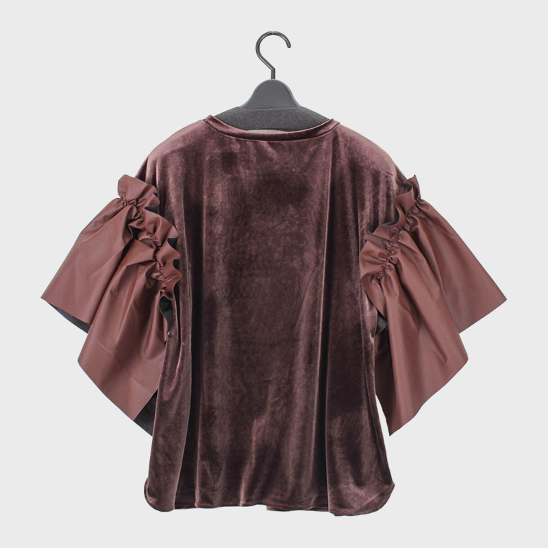 婦人『VERITE』ボリュームレザー袖ベロアTシャツ