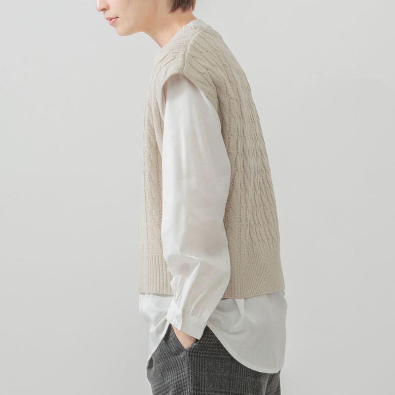 婦人『m.m.o』ニットベスト×ブラウスアンサンブル