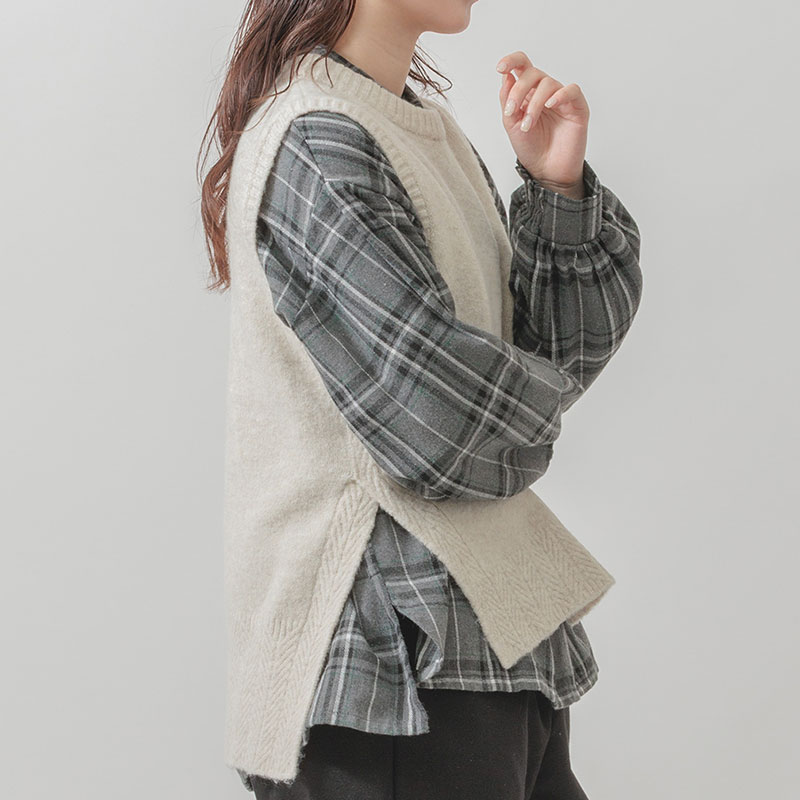 婦人『m.m.o』サイドスリット裾柄編みベスト