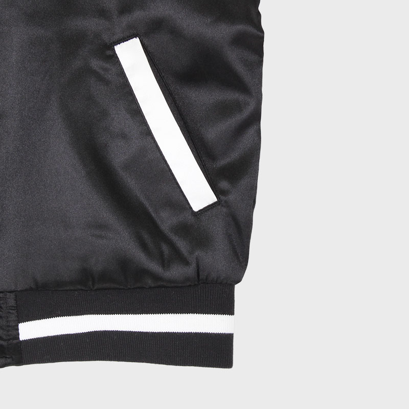 男児ウルトラマンスカジャン