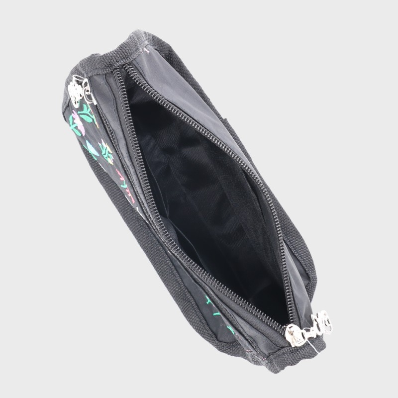 婦人ネコ刺しゅうポーチ