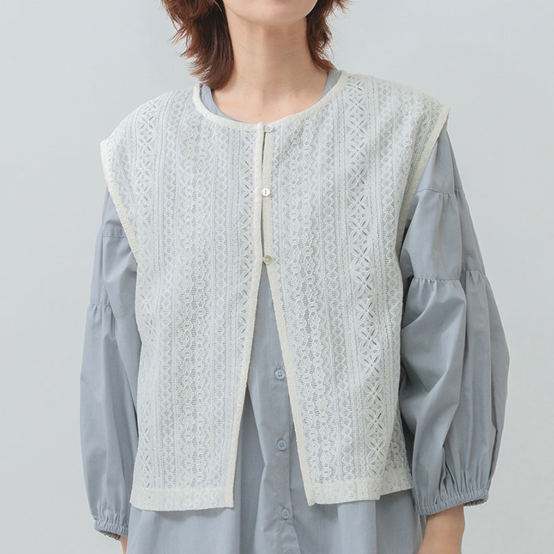 婦人『m.m.o』前開きレースベスト