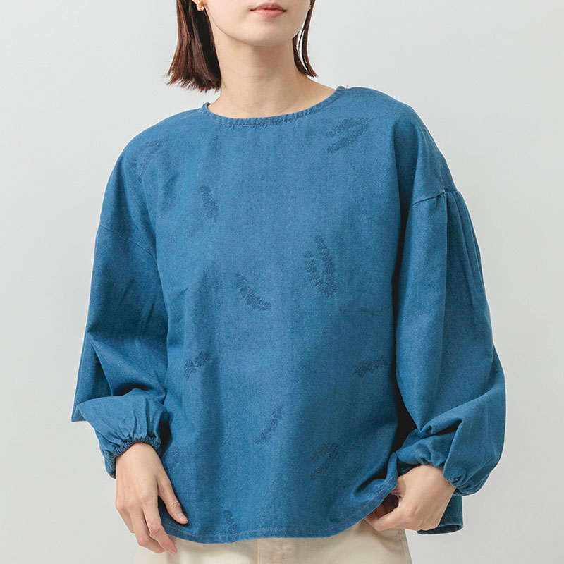 婦人『m.m.o.』デニム刺しゅうブラウス