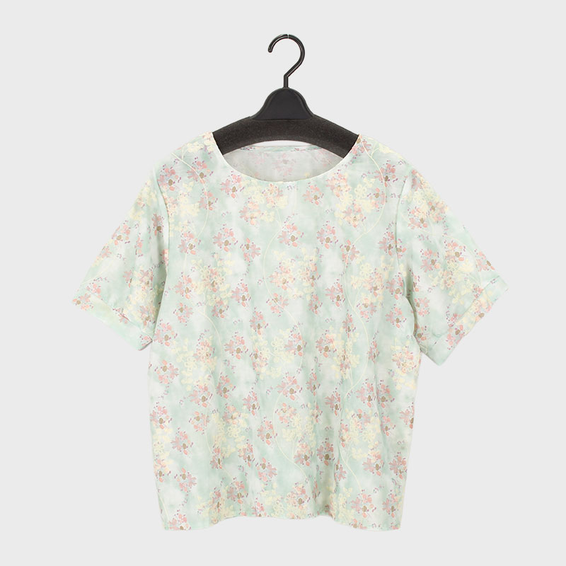 婦人半袖花柄プリントブラウス