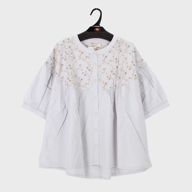 婦人『isoLaine』5分袖切替刺しゅうブラウス