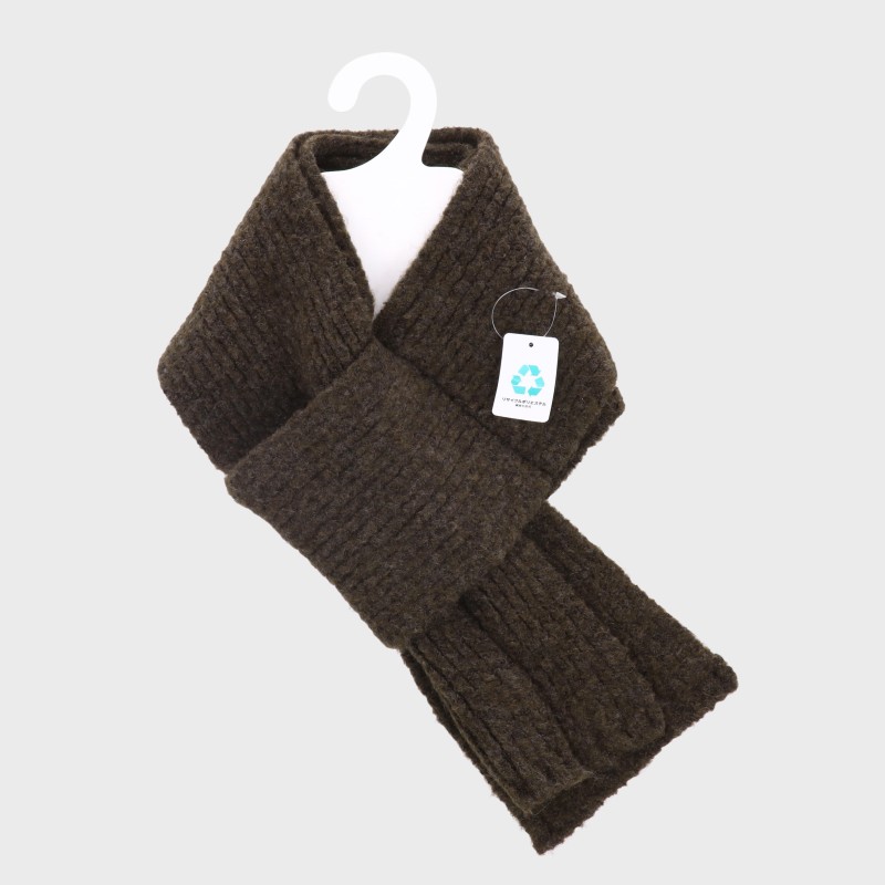 ふんわりニット差し込みマフラー