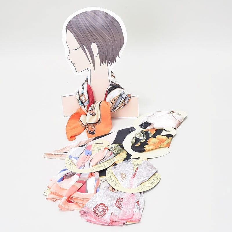 サテン中判スカーフ