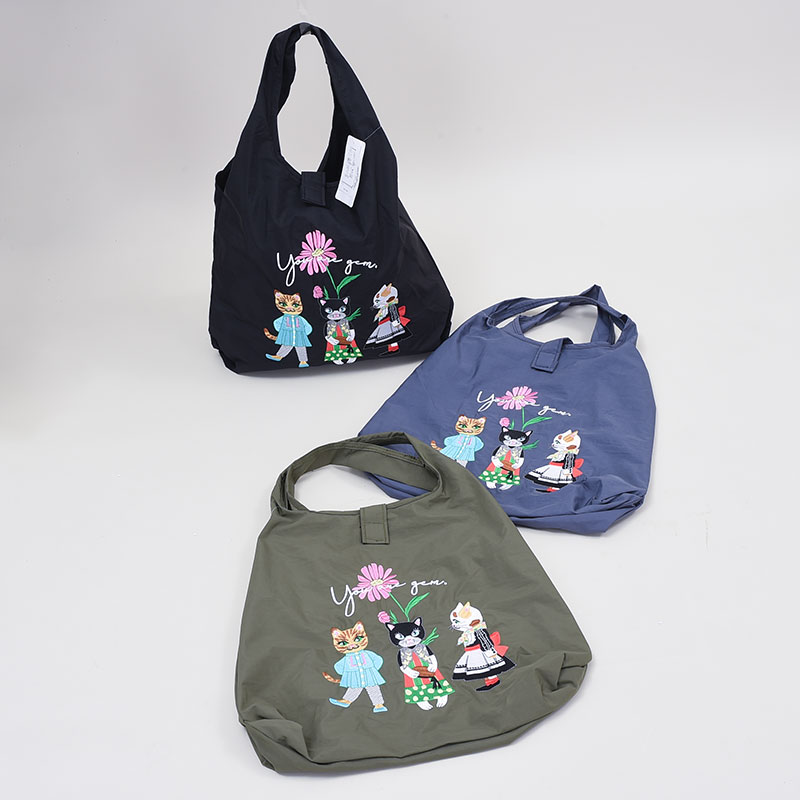 ネコ刺繍コンパクトバッグ
