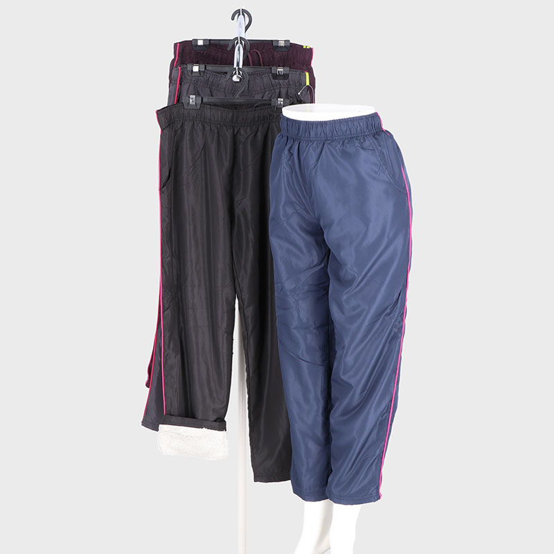 婦人裏ボアシャカパン