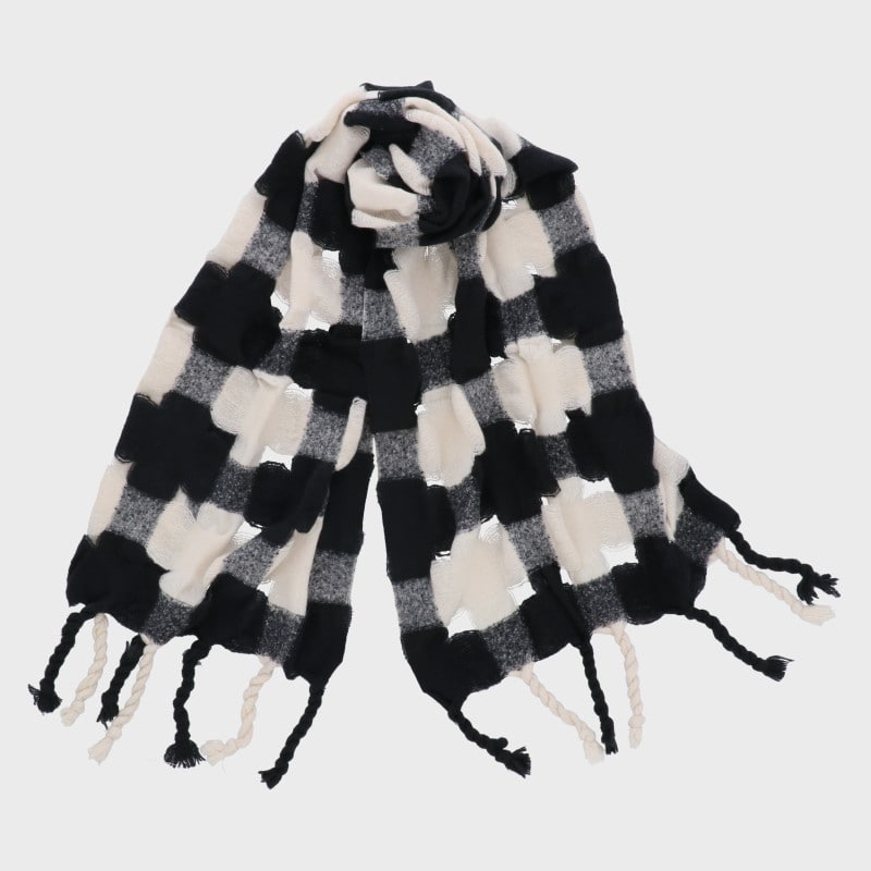 ざっくり編みふわふわチェックストール
