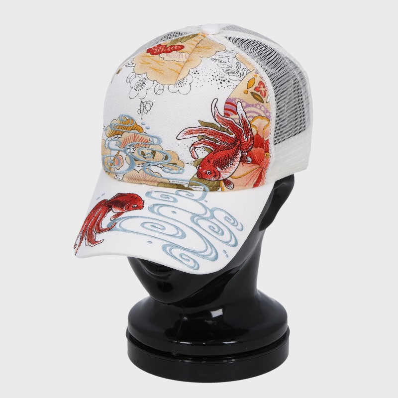 紳士和柄刺しゅうメッシュキャップ