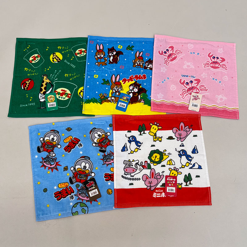 お菓子柄ハンドタオル