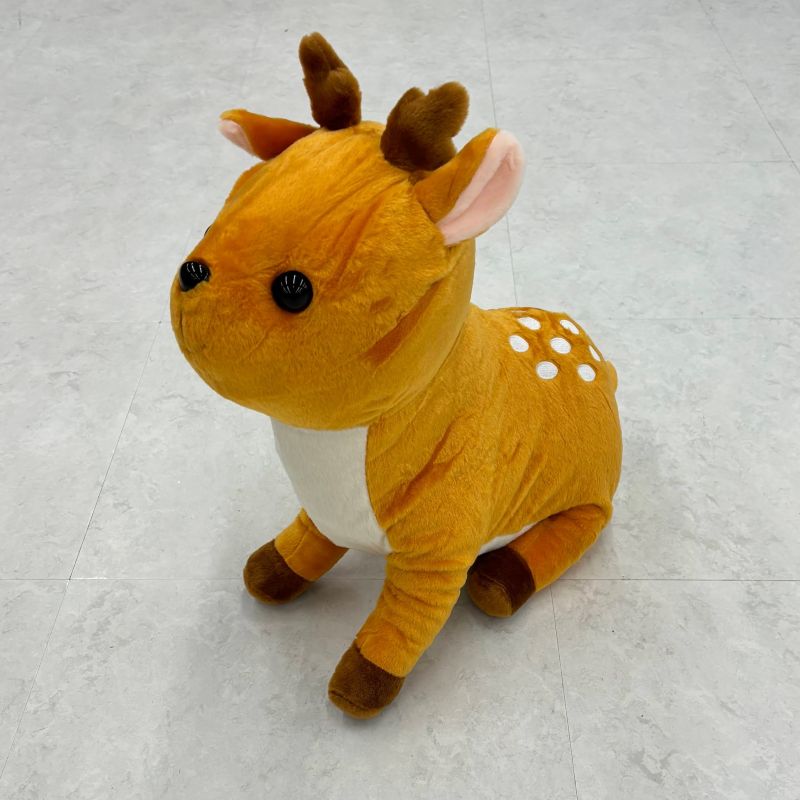 大きなシカぬいぐるみ