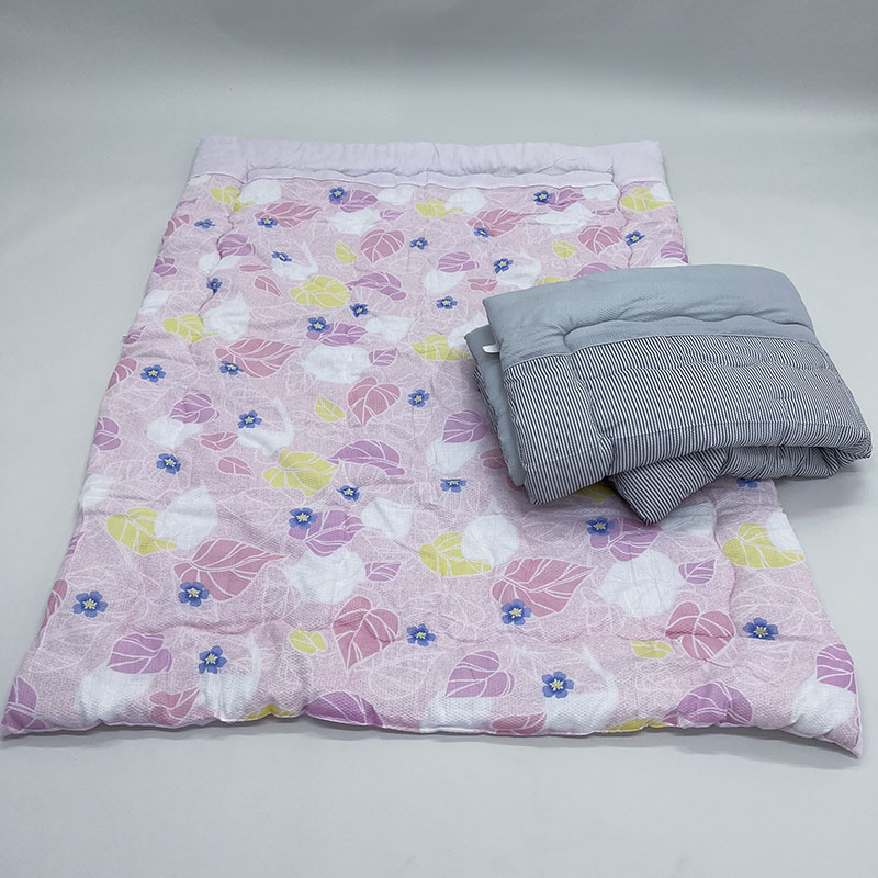 日本製エンボス肌布団 135×185cm