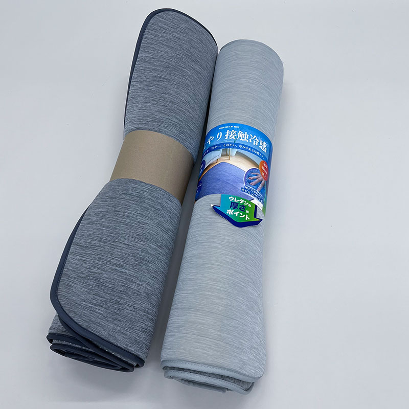 厚手霜降り冷感ラグ 1帖丸巻き