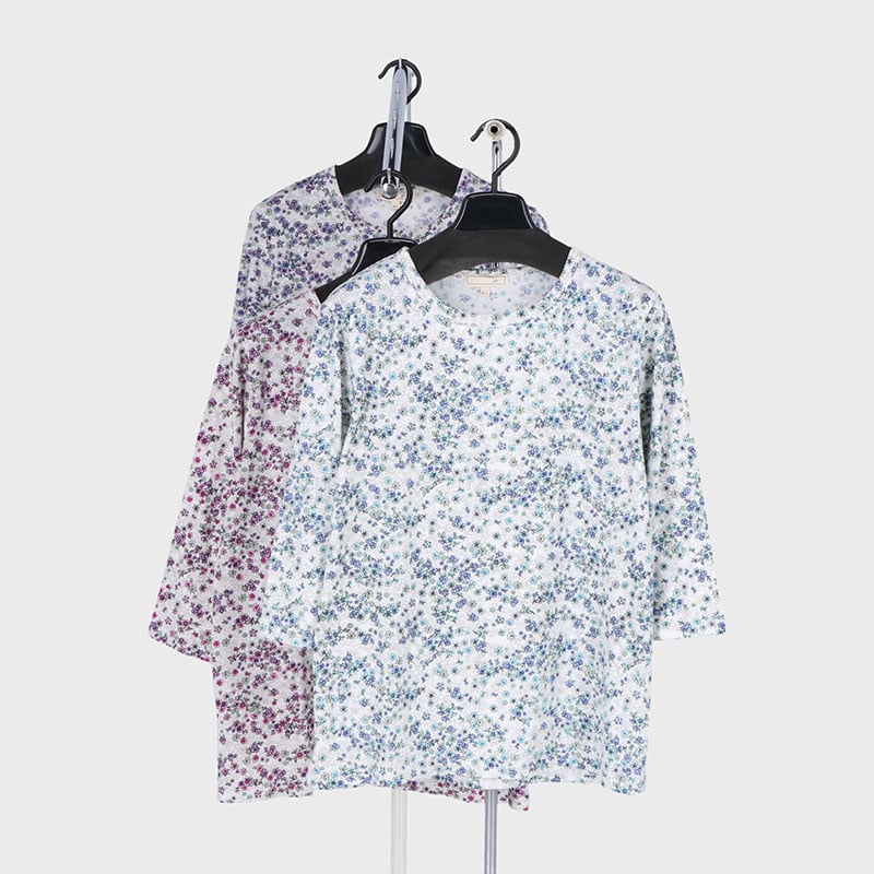 婦人大寸7分袖総プリントTシャツ