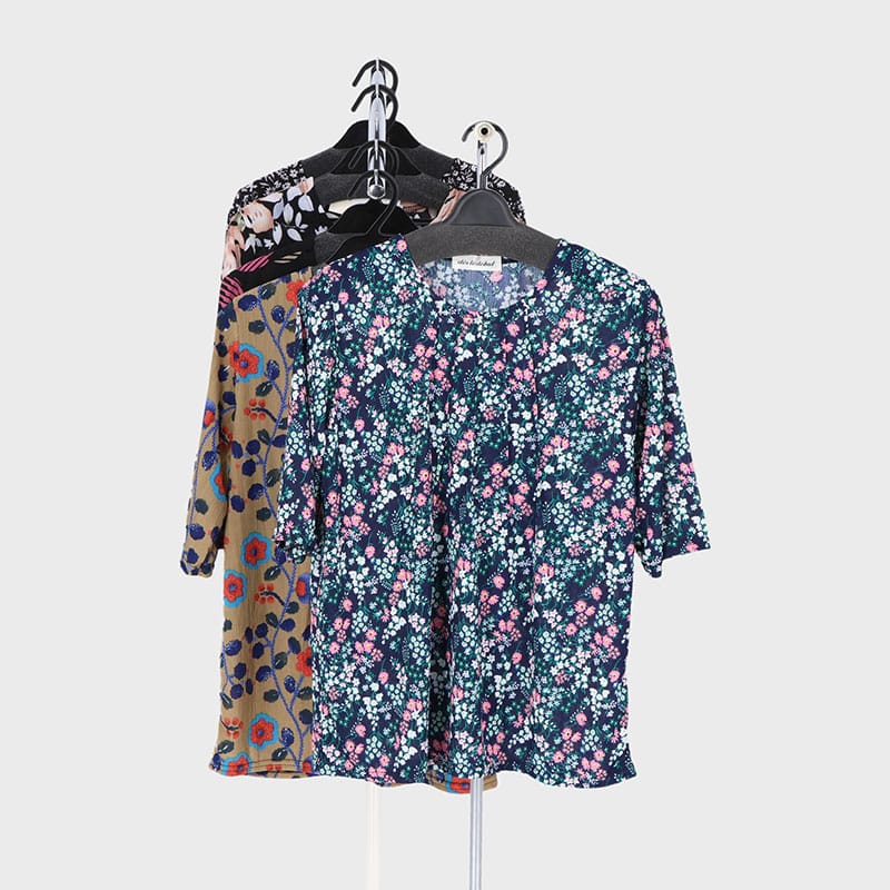 婦人5分袖楊柳プリントタックTシャツ