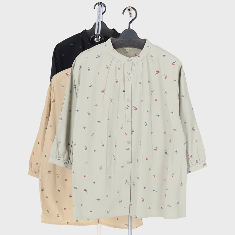 婦人7分袖丸衿花柄シャツ