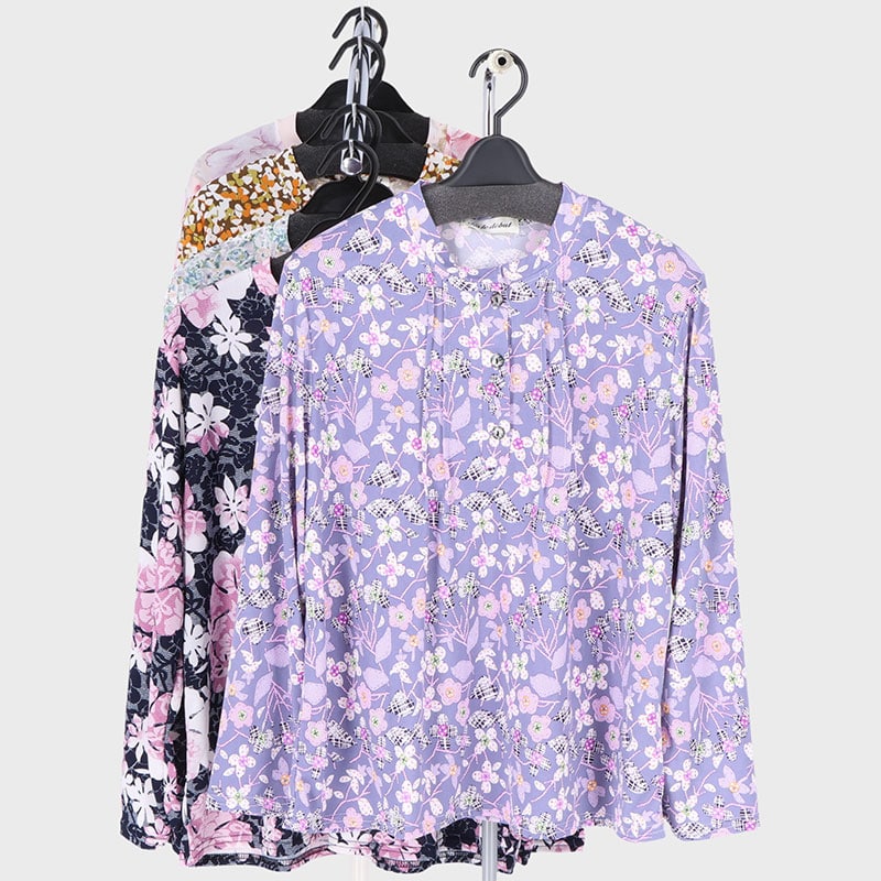 婦人長袖ピンタックプリントTシャツ