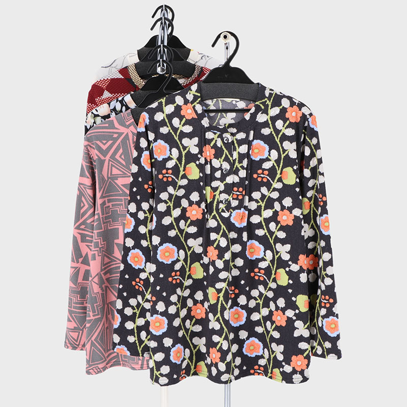 婦人表起毛ピンタックプリントTシャツ