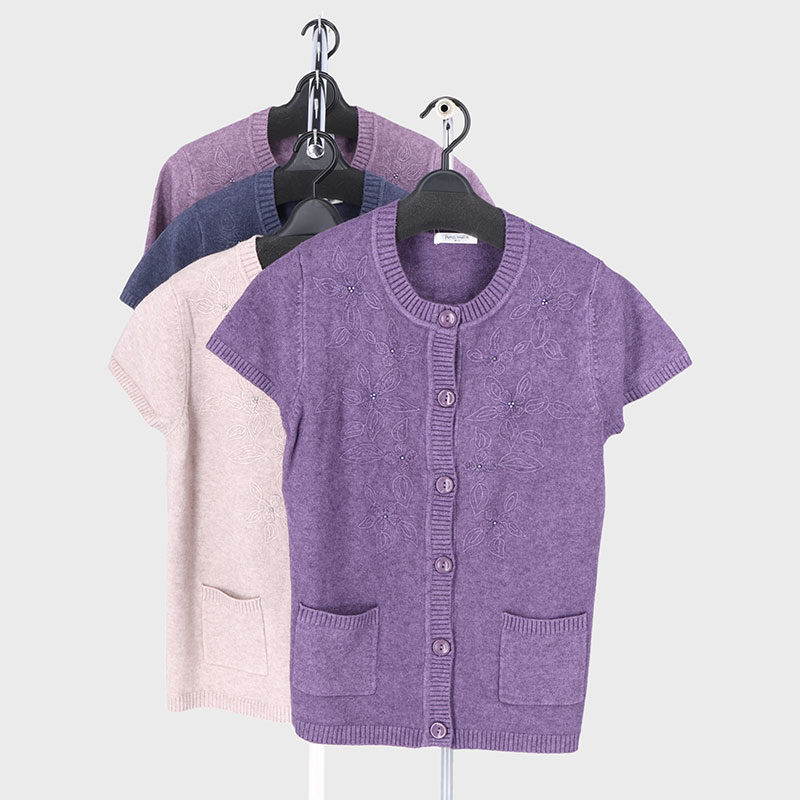 婦人もちもちニット刺しゅうベスト