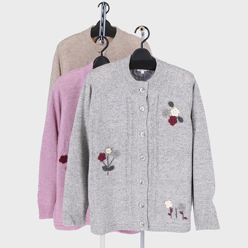 婦人アンゴラ混モチーフカーディガン