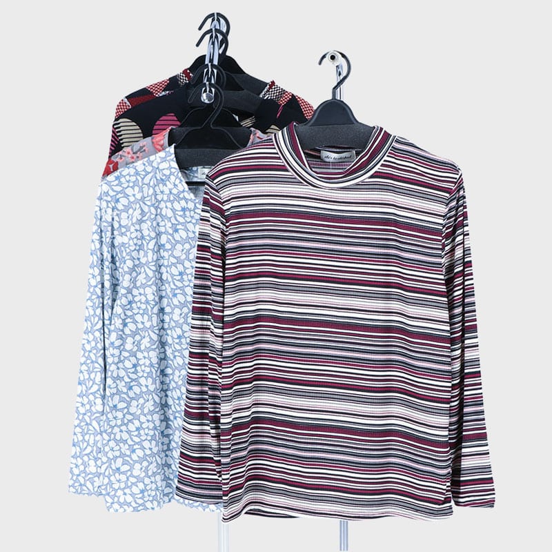 婦人長袖プリントハイネックTシャツ