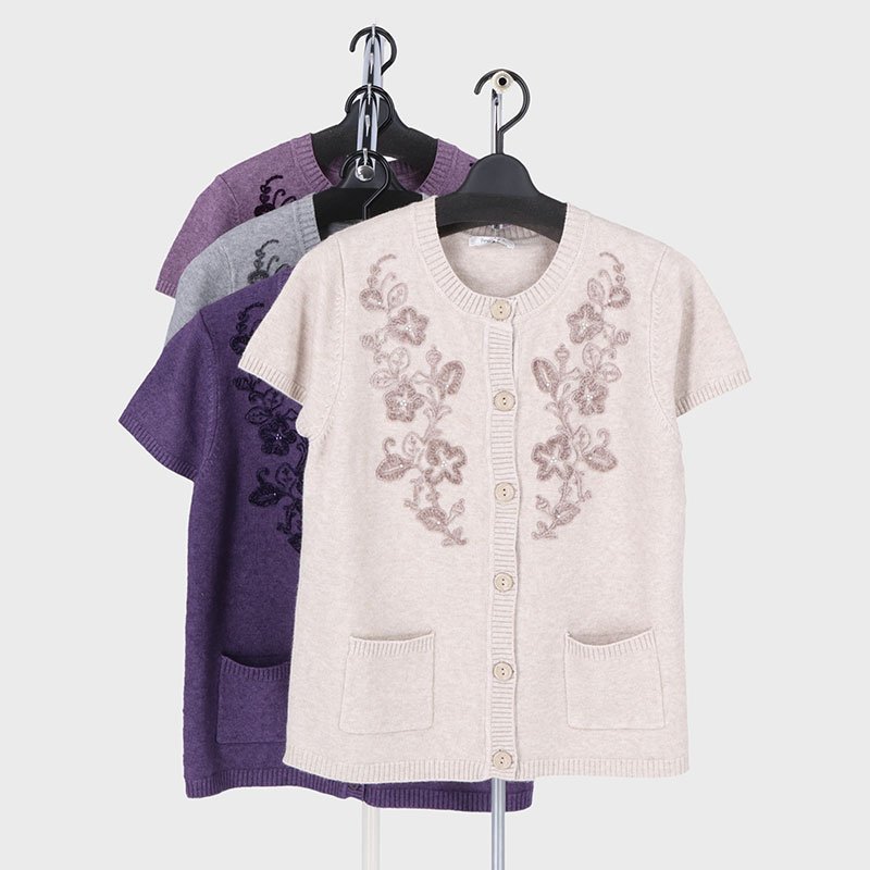 婦人もちもちニットモール刺しゅうベスト