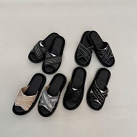 �w�l�N���X�o���h�r�W���[�T���_��