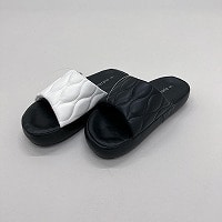 �w�l����f�U�C���L���g�T���_��