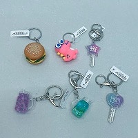 �f�U�C���L�[�z���_�[