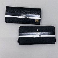 �������������������z